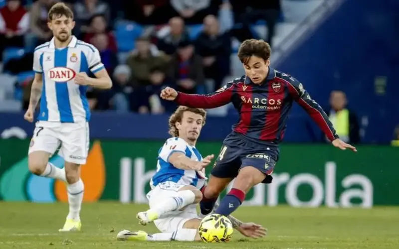 الليلة ليفانتي يواجه إسبانيول في معركة البقاء بالدوري الإسباني